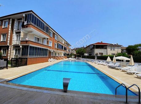 Karasu Sahilde Havuzlu Sitede Kombi+petekli Satılık 2+1 Daire