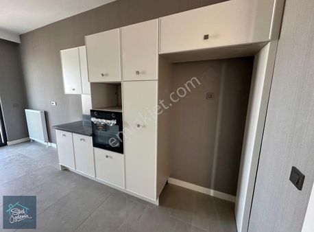 Natura Alacaatlı Kiracılı Ara Kat Satılık 2+1