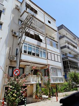 Başkut Emlak'tan Karşıyaka-goncalar Mah.de 2+1 Daire