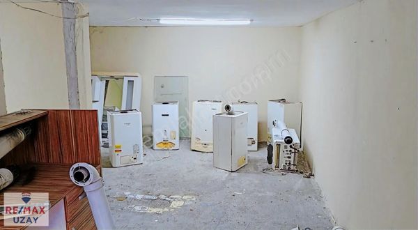 Sultangazi Belediye Karşısında Kiralık Dükkan-depo & Antrepo