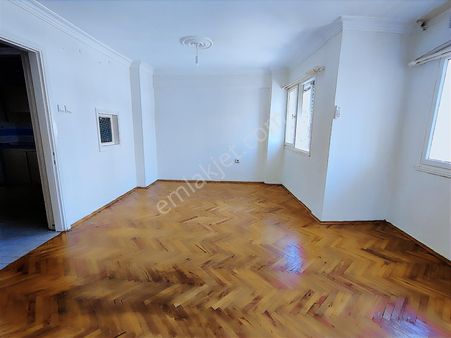 Başkut'tan Karşıyaka Sevgi Yolunda Asansörlü 2+1 Daire