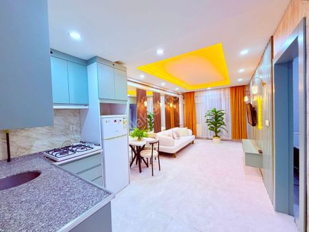 Çınar’da 2+1 Balkonlu Full Lüx Eşyalı Kombili Klimalı Arakat