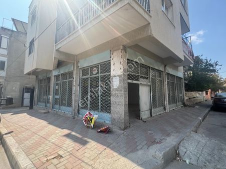 Başkut'tan Yamanlar Mahallesi'nde Geniş Köşe Dükkan