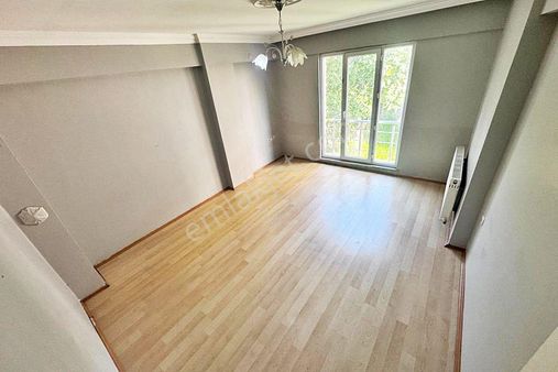 Salı Pazarı Yakınında Satılık 2+1 Daire- Merkezi Konumda!