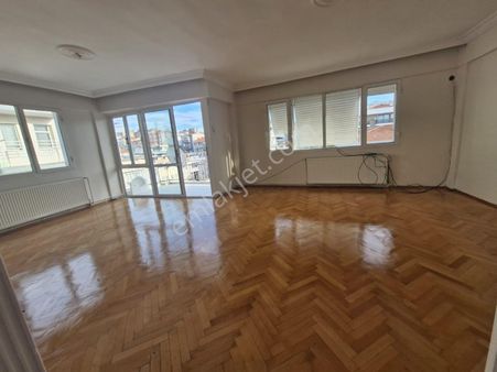 Konak Atilla Mah.3+1 Doğalgazlı Bakımlı Köşe Asansörlü Metro Yakını Kiralık Daire