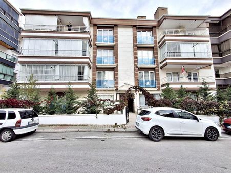 4+1 Geniş Oturum Merkezi Konum Ulaşıma Kolay Yeni Bina Fırsat