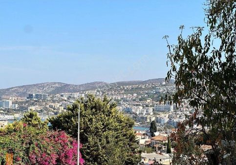 Tire Teira Emlaktan Kusadasında 1 Yıllık Bina Da 1+1 80 M2 Kiracili Yatırımlık Eşyali Satılık Daire