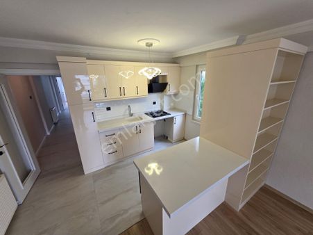 Irmaksudan Akçay Cuma Pazarı Bölgesinde 2+1 Ara Kat Öncephe Daire