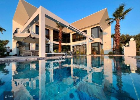 Didim Efeler Mah. Ultra Lüks Full Eşyalı Satılık 5+1 Villa