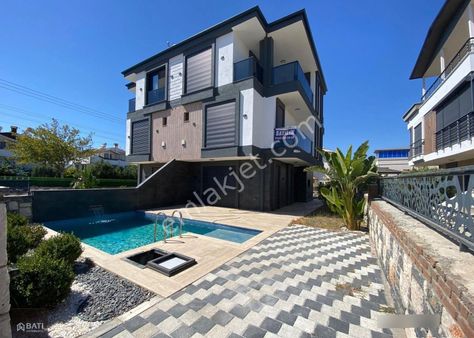 Didim Çamlık Mahallesinde Satılık Havuzlu Villa