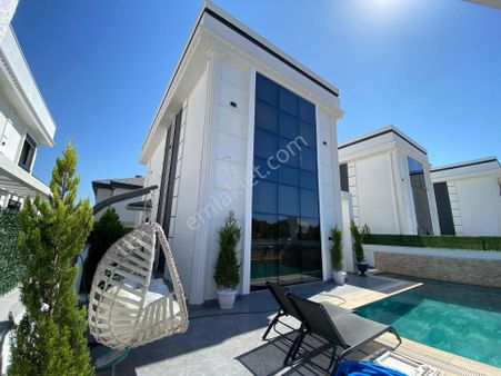 Didim Çamlık'ta Full Eşyalı Havuzlu Ultra Lüks Villa