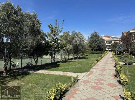 Güzelce'de Lüks Ve Modern Aile Sitesinde Kiralık 3+1 Daire