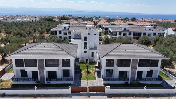 Altınoluk Yolun Altında Altta Odası Olan 4+1 Sıfır Villa