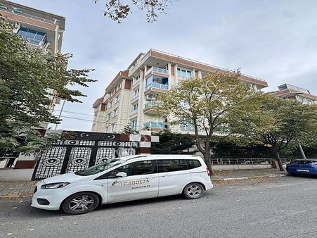 Cadde34 Yapı'dan Beylikdüzü Adnan Kahveci'de 4+2 Site İçerisinde Satılık Dubleks Daire!!