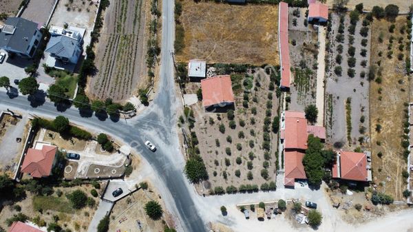 Barbaros Köy Girişinde Köşe Konumlu Arsa