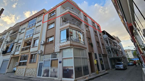 Gaziemir Atıfbey'de Doğalgazlı, Ebeveyn Banyolu, 3+1 Daire