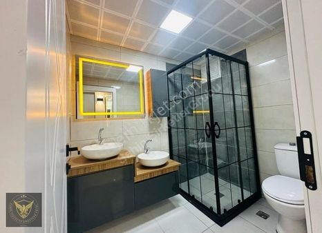 Beylikdüzü Merkez'de Metrobüse Yakın Siteiçinde 3+1 Lüx Dairemiz