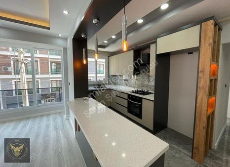 Metrobüse Yürüme Mesafesinde Ultra Lüks 1+1 Fırsat Dairemiz