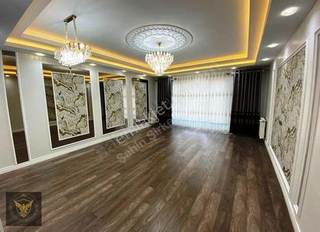 Metrobüse Yürüme Mesafesinde Şık Tasarımlı 2+1 Giriş Kat Daire