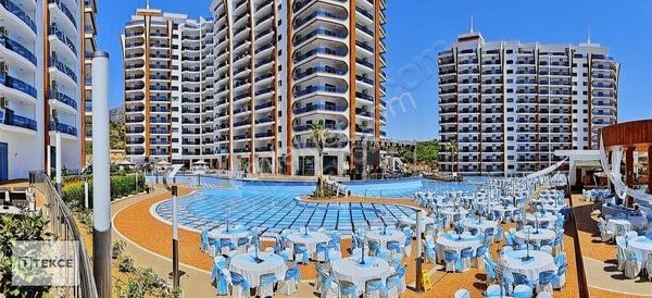 Azura Park Sitesi'nde Deniz Manzaralı Daire | Tekce