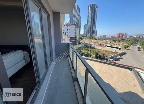 Kartal'da Sitede Balkonlu Şehir Manzaralı Eşyalı Boş 1+1 | Tekce