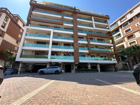 Kuşadası Trend Royal Sitesinde Satılık 3+1 Daire