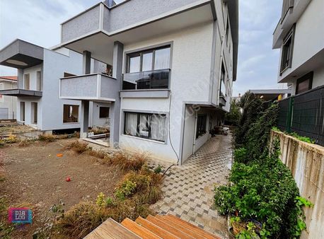Dialog Plus'dan Demirci'de Lüks Geniş Triplex Villa