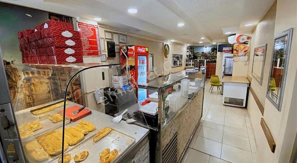 Safir'den Bakırköy İncirli Caddesi Üzerinde Kiralık Dükkan
