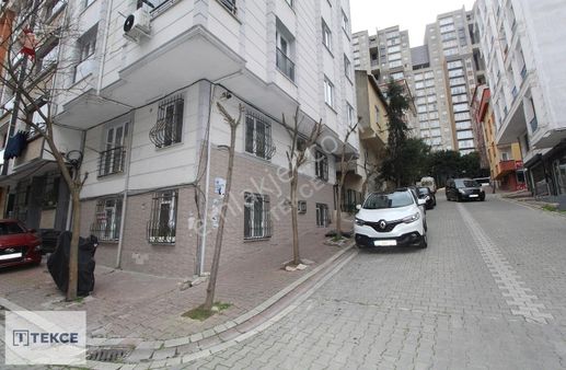 Metrobüs Durağına 1 Km Mesafede Köşe Konumlu Daire | Tekce
