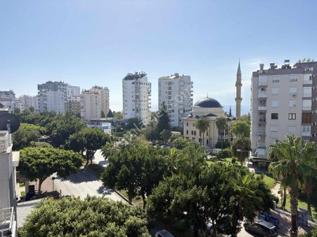 Şafak Emlak Kiralık Metinkasapoğlu Caddesi Dublex 4+2 250m2 Ofis