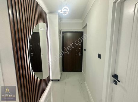 Dora'dan Akçay'da Ayrı Mutfak İçi Full Yapılı 2+1 Satılık Daire