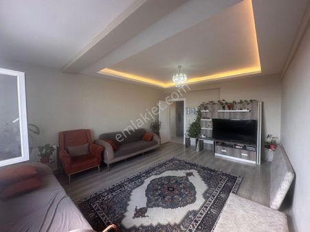 Cadde Seyran'dan Satılık Büyük 2+1 Arakat 130 M2