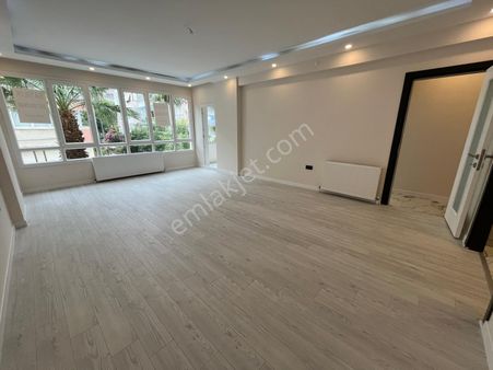 Asil'den İnönü Cad. Paraleli 2+1 Köşe Arakat Yapılı Daire