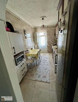 Sefaköy İnönü Mahallesi Satılık 3 + 1 Site İçi