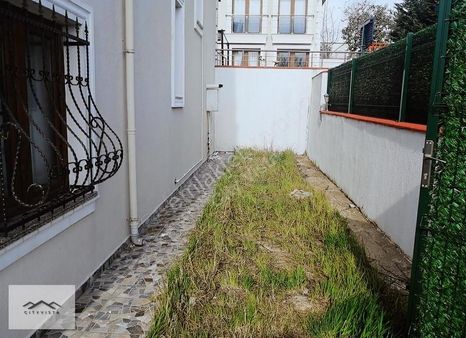 Büyükçekmece Deniz Manzaralı Satılık 3+1 Villa