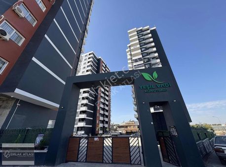 Yüreğirde Site İçerisinde Lüx 3+1 K.mutfak Satılık Daire