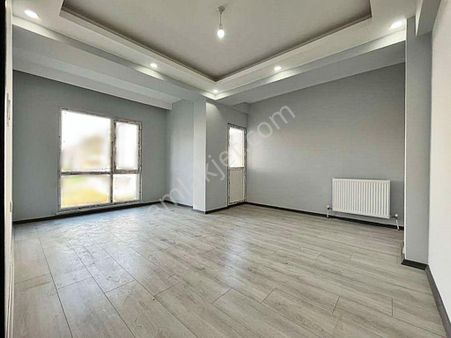 Az-er Yapıdan Yunus Emre Mahallesinde Full Ön Cephe İskanlı Satılık 2+1 Daire!!