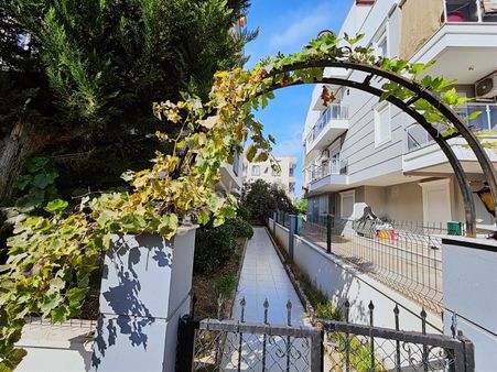 Rauf Denktaş Cad. Yakını Ayrı Mutfaklı Boş Kiralık 2+1 Daire