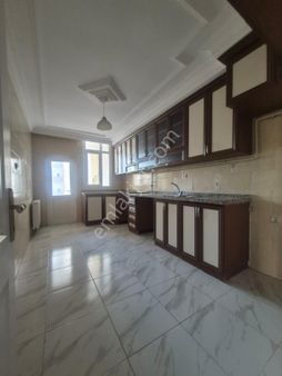 T.özal Ve K.evren Blv. Yürüme Mesafesinde 3+1+çb+d.gazlı Daire