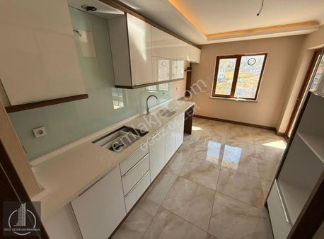 **oğuz Gezer Gayrimenkul'den 3+1 Kilerli Masrafsız Daire**