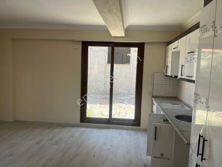 İzmir Foça Bağarası Site'de Yatırımlık Sıfır 2+1 Daire
