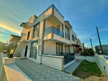 Uytun'dan Burhaniye Öğretmenler Mahallesinde 3+1 Satılık Dubleks