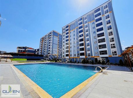 Güven'den Site'de 7/24 Güvenlikli,havuzlu,kap. Otoparklı 2+1 Ev!