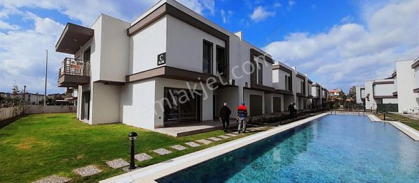 Lüks Havuzlu Sıfır Villa