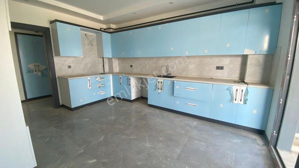 Zaferde Havuzlu Lüks Geniş Site İçi 3+1