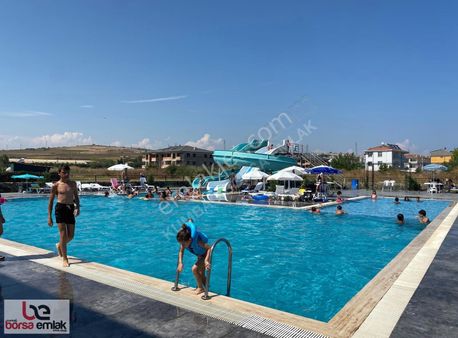 Aquaparklı Havuzlu Denize Yakın Sitede Eşyalı 1+1 Satılık Daire