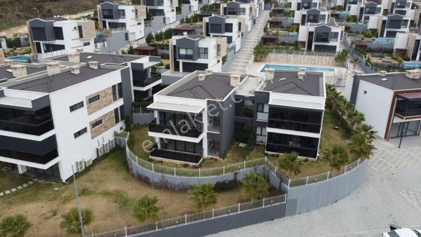 Kuşadası'ın Da 2+1 | Havuzlu Güvenlikli Site De Değerinin Altında Sıfır Lux Daire