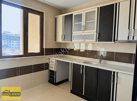 Kadir Dikici'den Hocacihan'da Çatı Katı 1+1 Kiralık Daire