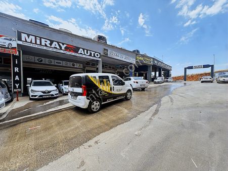 Oto Galericiler Sitesinde Satılık Dükkan