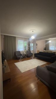 Üsküdar Küçüksu 'da Site İçinde Denize Yakın Kiralık 2+1 Daire